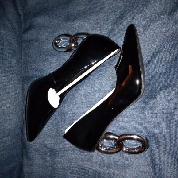 AZALEA WANG " LINKED UP " BLACK NOVELTY HEEL PUMP - Picture 6 of 7
